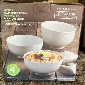 Denmark Set of 4 Porcelaine Bowls